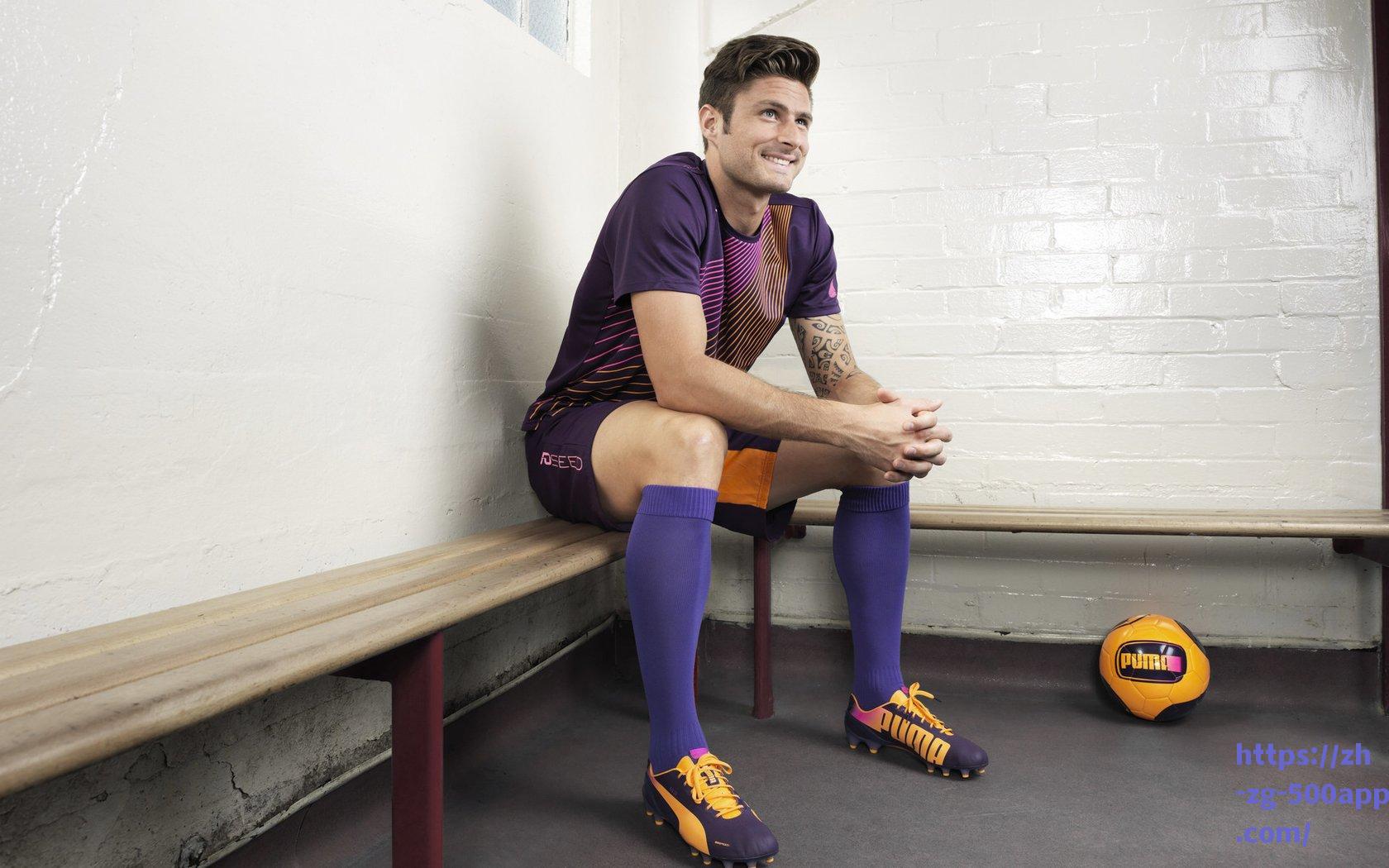 大连英博冬窗再添强援！前中超悍将罗竞正式加盟，新赛季中场实力获关键补强